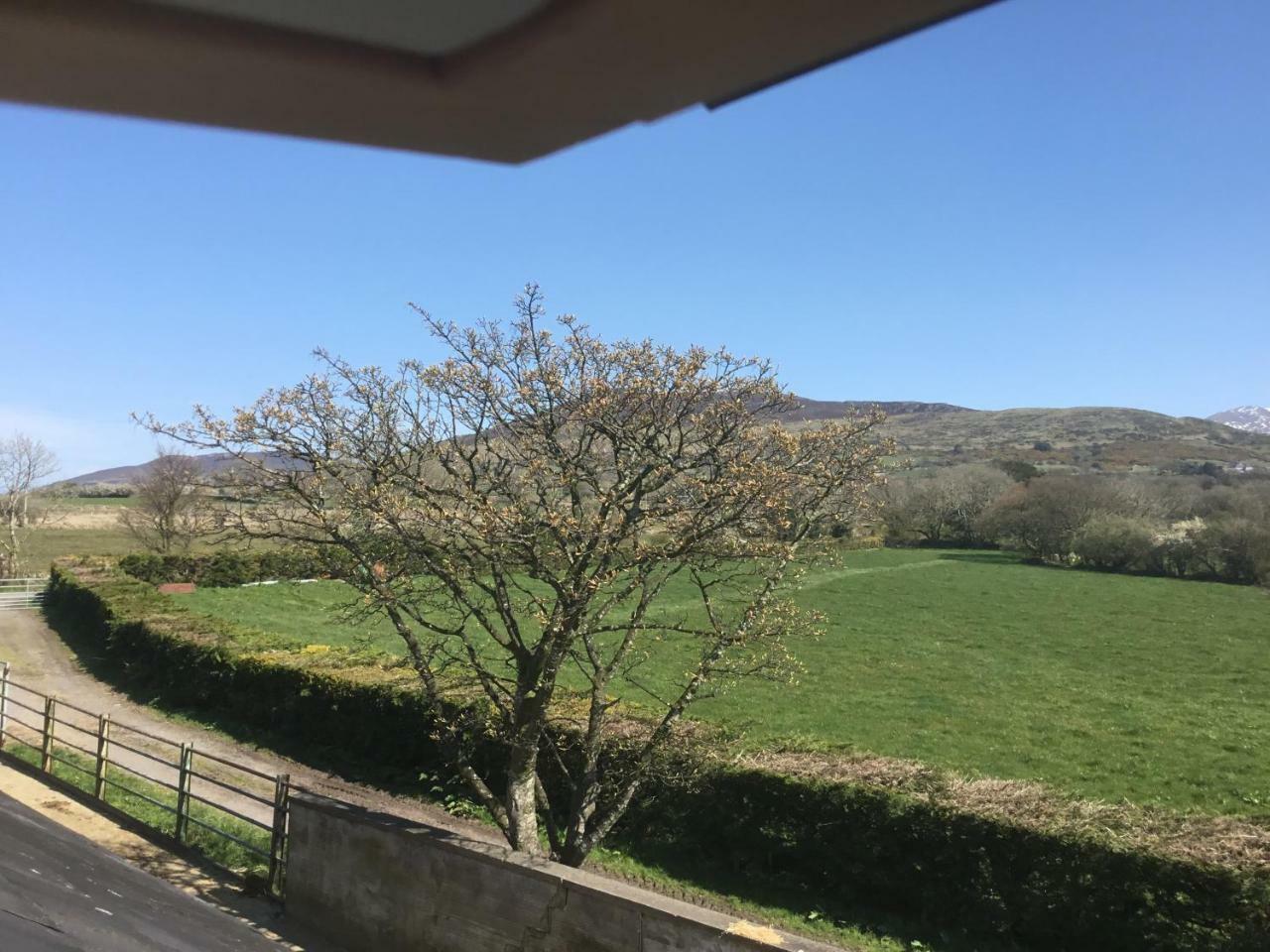 הוילה לאנבריס Tyddyn Perthi Farm מראה חיצוני תמונה